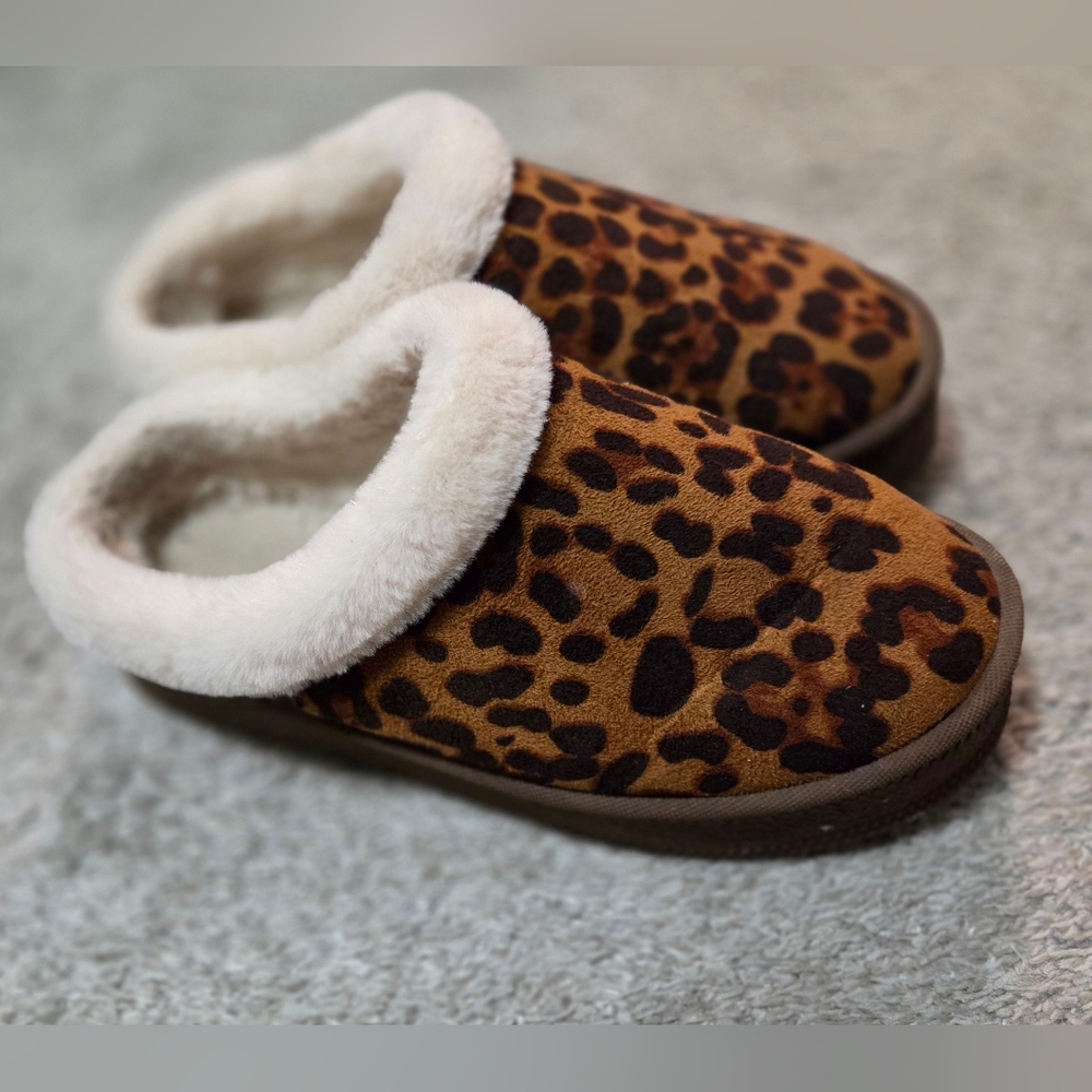Leopard Print Fuzzy Platform Clogs
